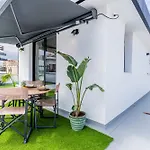 Lägenhet Splendid Penthouse With Terrace In The Center Of