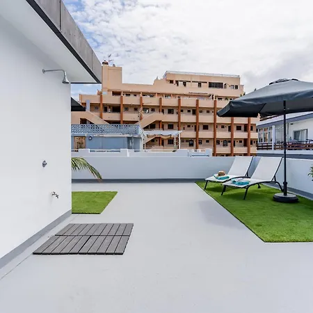 Splendid Penthouse With Terrace In The Center Of Lägenhet