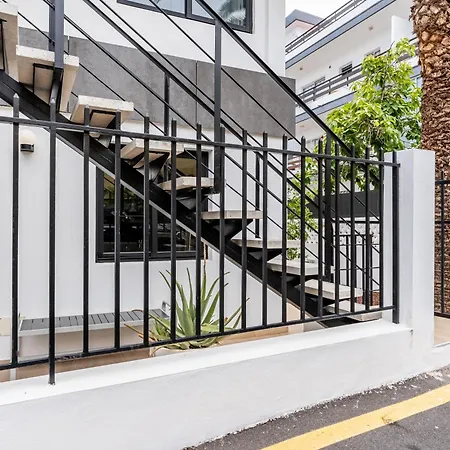 Splendid Penthouse With Terrace In The Center Of Lägenhet