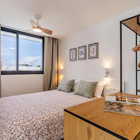 Splendid Penthouse With Terrace In The Center Of Lägenhet