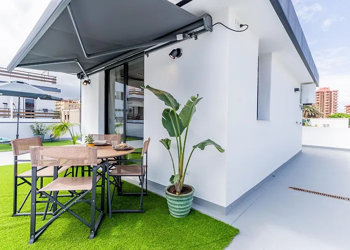 Lägenhet Splendid Penthouse With Terrace In The Center Of