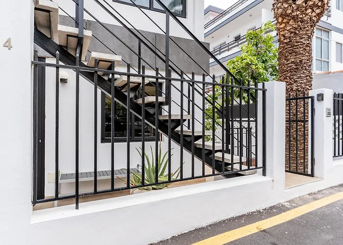 Splendid Penthouse With Terrace In The Center Of شقة